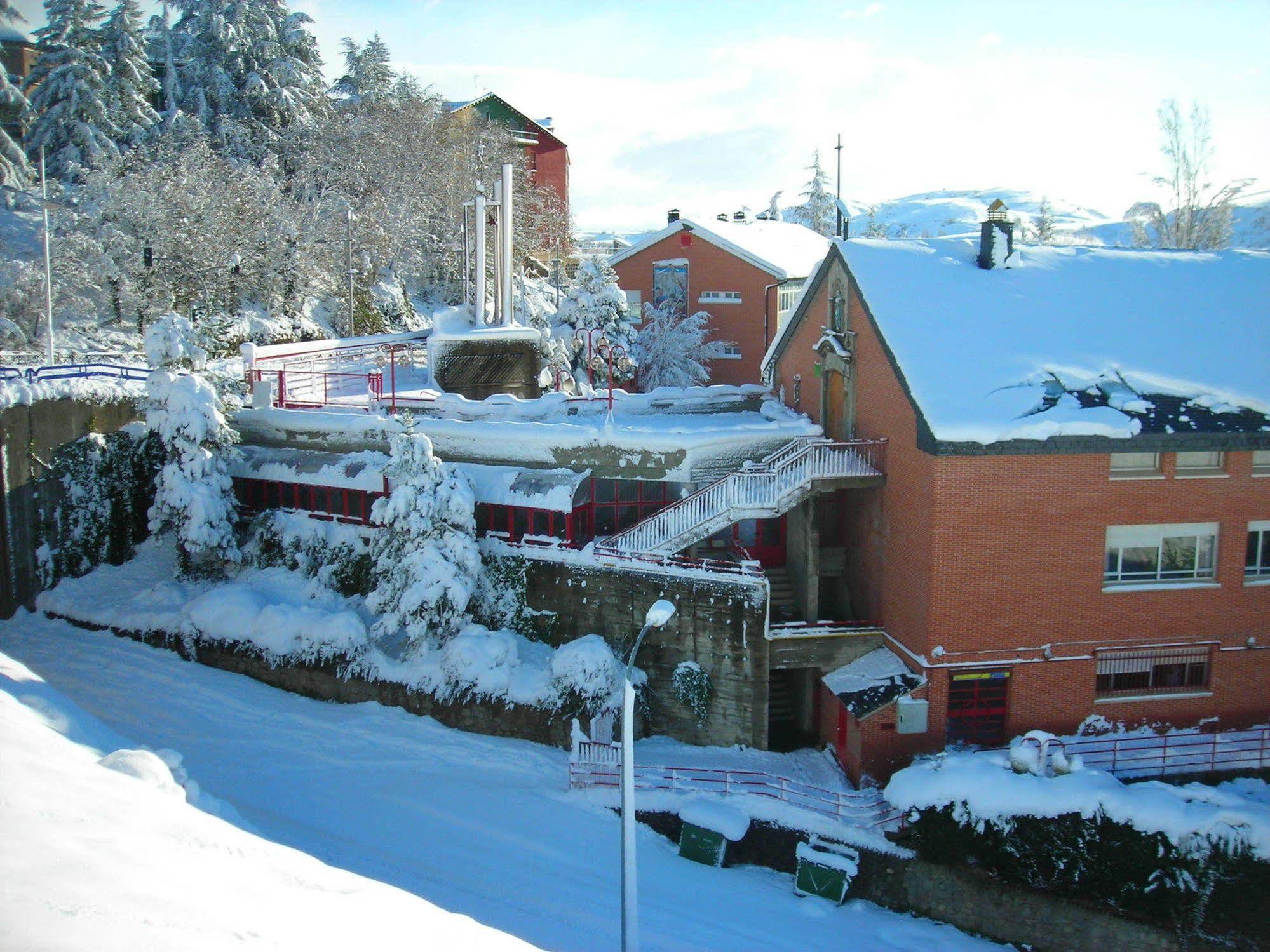 Residencia Albergue Jaca Extérieur photo